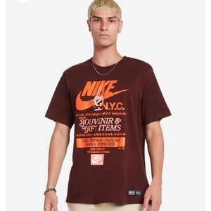 NY Souvenir Nike T-shirt in Bronze